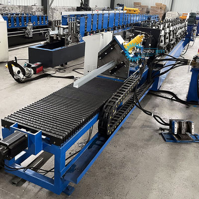 Macchina per la profilatura di pannelli per controsoffitti in cartongesso C U G a tre profili di dimensioni multiple