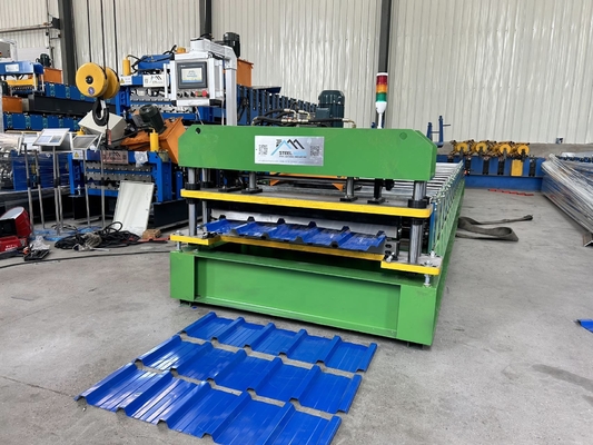 4 kW PLC controllato Roof Sheet Cold Roll Forming Machine con 18-20 stazioni