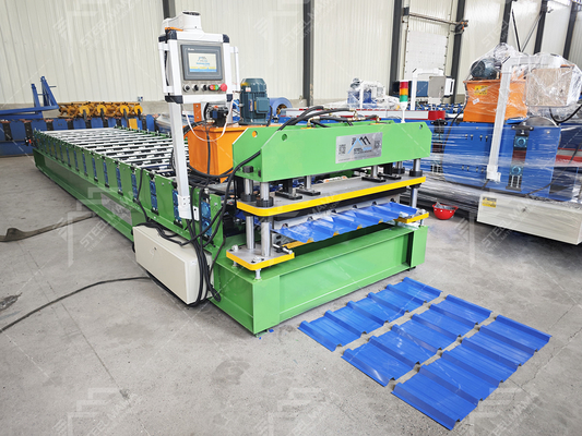 8-15 m/min Velocità della macchina per la formazione di fogli di tetto 3 kW Potenza idraulica e controllo PLC