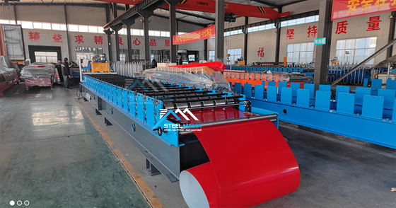 Macchina per la formazione di rotoli di lamiere di tetto compatta con velocità di formazione di 8-15 m/min e taglio idraulico