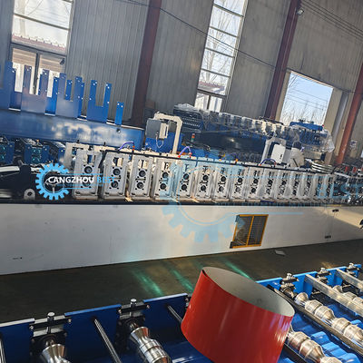 Macchina per la formatura a rulli di porte a serranda in acciaio idraulico