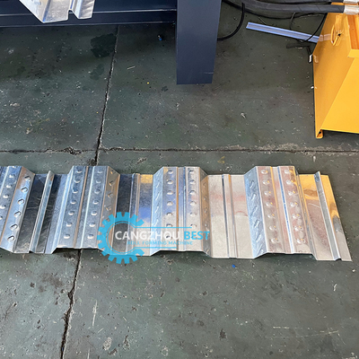 Macchine per la formazione di rotoli di pavimenti per pavimenti di acciaio galvanizzato