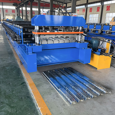 Macchine per la formazione di fogli di metallo da pavimento