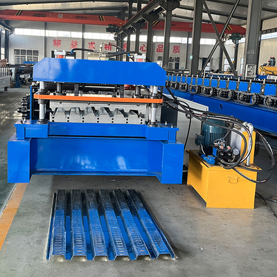 Macchine per la formazione di fogli di metallo da pavimento