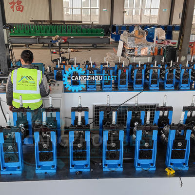 Macchina per la formazione a freddo di rotoli di acciaio a alta velocità 20-25m/min