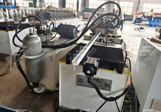 PLC Automatic Metal Stud and Track Roll Forming Machine per la produzione di griglie di soffitto
