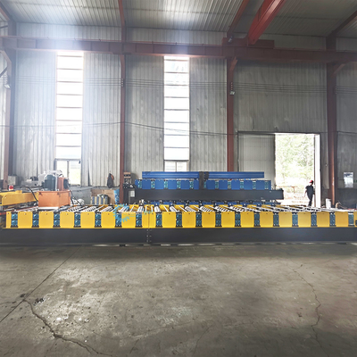 Brasile Spessore del materiale 0,3-0,8 mm Macchina per la formazione di rotoli Metallo Acciaio Piastrelle di tetto Produrre Taglio idraulico