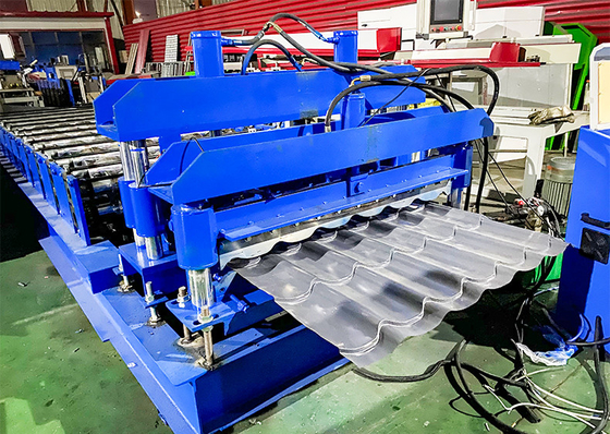 Acciaio Galvanizzato Taglio idraulico Pannello di copertura piastrelle vetrate rotolo macchina di formazione freddo