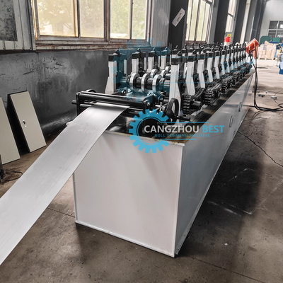 Macchina per la formazione di rotoli per la produzione di profili metallici galvanizzati a canale C