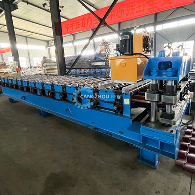 PLC Controllo Color Profile Roof Tile Roll Forming Machine Russia Trasmissione della scatola di marcia