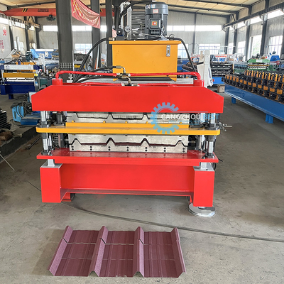 Macchina per la produzione di lamiere per tetto di piastrelle in acciaio