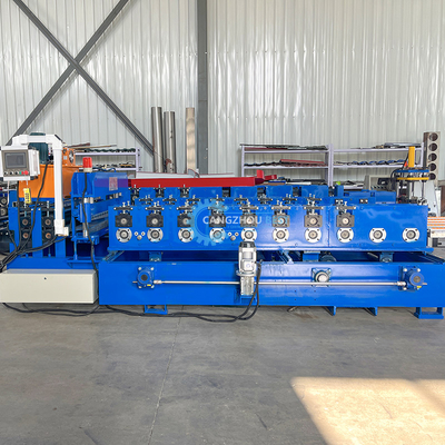 Cambiamento automatico dimensione PU liner Profile di acciaio Roof Sheet Roll Forming Machine per 0,3-0,8 mm