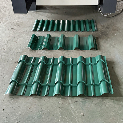 0.25-0.6mm Spessore Tre strati di rotolo macchina di formazione 5.5Kw Potenza del motore principale
