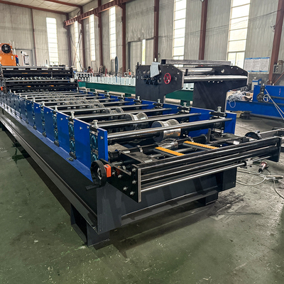 0.25-0.6mm Spessore Tre strati di rotolo macchina di formazione 5.5Kw Potenza del motore principale