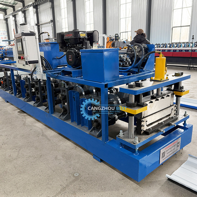 Macchina per la formazione di rotoli di lamiere per tetto a chiusura automatica a cucitura in piedi Kr18 portatile