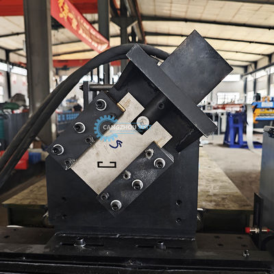 Profilatrice per canali principali zincati ad alta velocità con taglierina volante