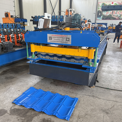 Macchina profilatrice per coperture metalliche controllata da PLC