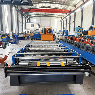 Macchina profilatrice per coperture metalliche controllata da PLC