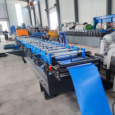 Macchine per la formazione di rotoli di fogli di tetto a profilati metallici di acciaio a doppia chiusura