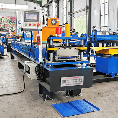 Macchine per la formazione di rotoli di fogli di tetto a profilati metallici di acciaio a doppia chiusura