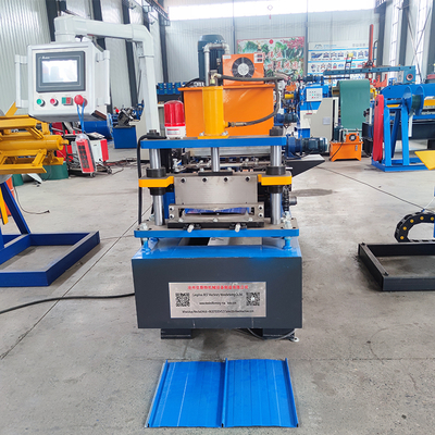 Macchine per la formazione di rotoli di fogli di tetto a profilati metallici di acciaio a doppia chiusura