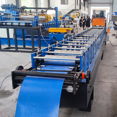 Macchine per la formazione di rotoli di fogli di tetto a profilati metallici di acciaio a doppia chiusura