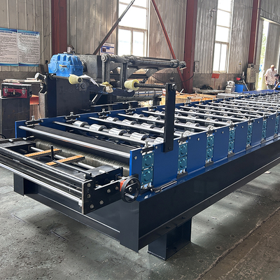 Macchine per il taglio automatico di profilati per tetti in acciaio