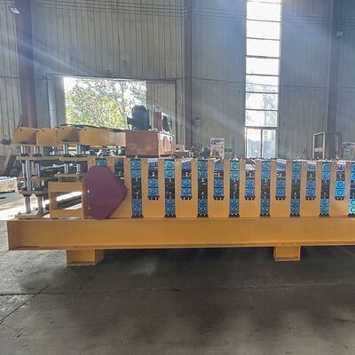 PPGI & GI Linea di produzione di macchine per la produzione di lamiere di tetto a tre strati in acciaio