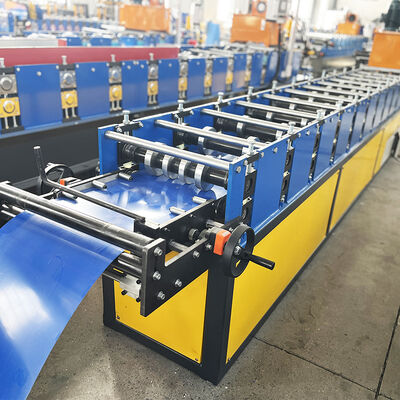 Profil di acciaio galvanizzato PLC Controllo Taglio idraulico K Gutter Making Roll Forming Machine