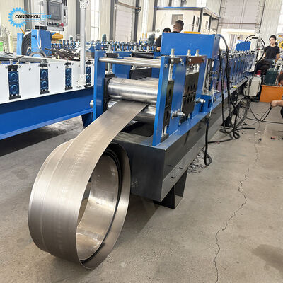 Produzione di taglio automatico in acciaio nero, cambio manuale di dimensioni C, macchine per la formatura di rulli per arcarecci