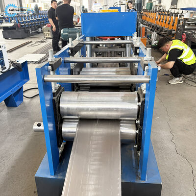 Produzione di taglio automatico in acciaio nero, cambio manuale di dimensioni C, macchine per la formatura di rulli per arcarecci