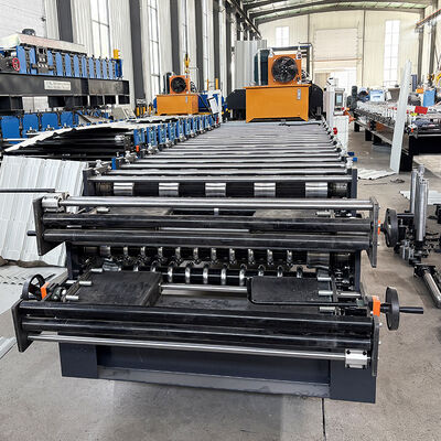 Macchina per la produzione di coperture in acciaio a due piani