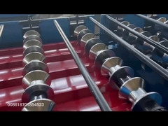 Macchina per la formazione di rotoli di lamiere di tetto compatta con velocità di formazione di 8-15 m/min e taglio idraulico